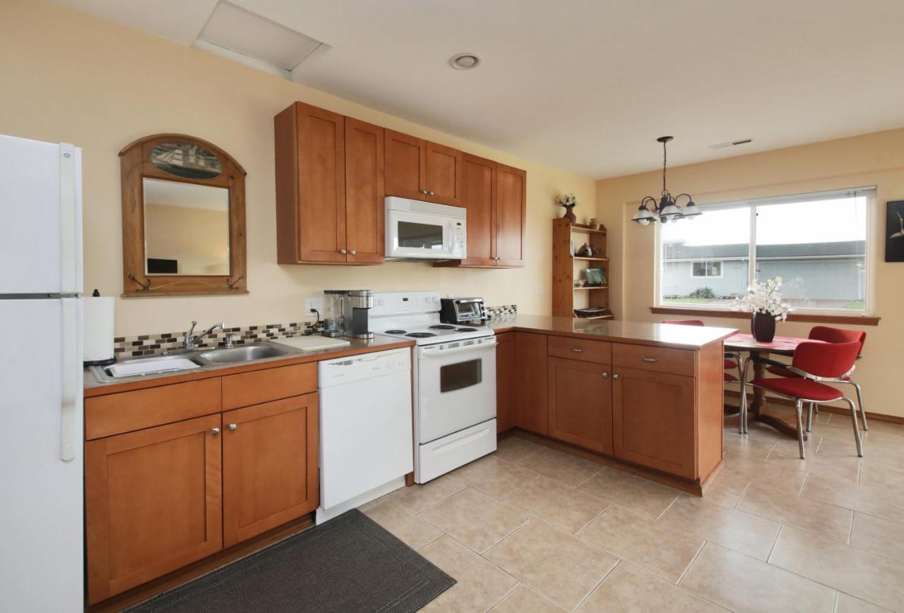 Maxwelton Beach Sunsets! Kayaks & Paddleboards! 1 Min Walk To The Water! Clinton Exterior foto